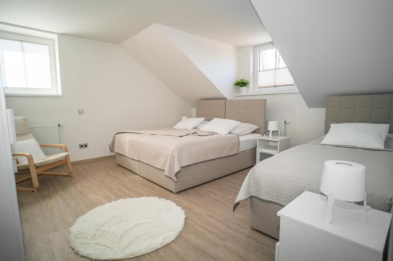 Apartmanovy Dum Sklipek Trutnov Ngoại thất bức ảnh